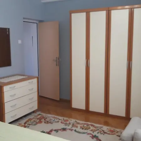 Oasis 2 Ilidza 公寓 *